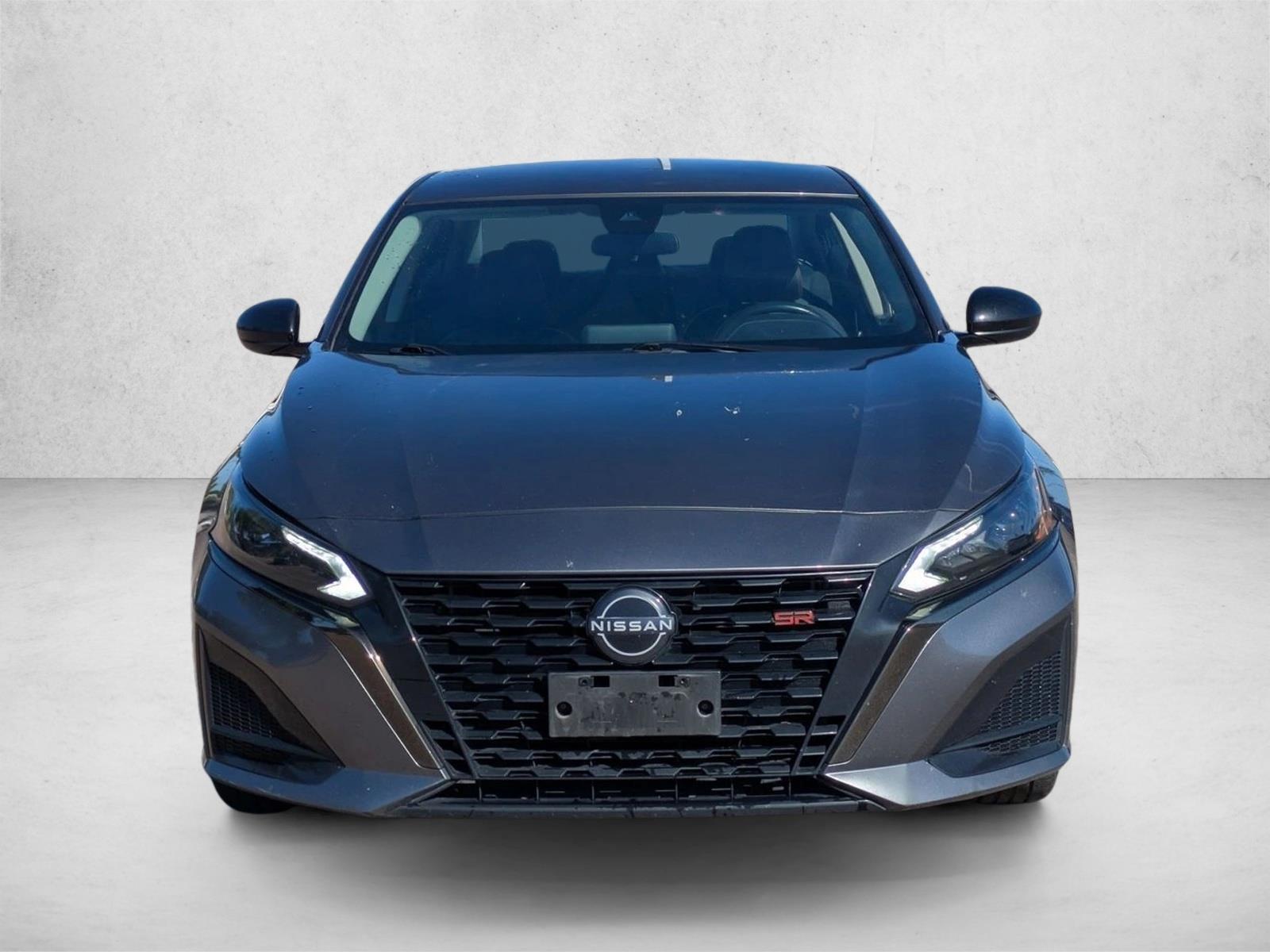 2023 Nissan Altima 2.5 SR photo 2