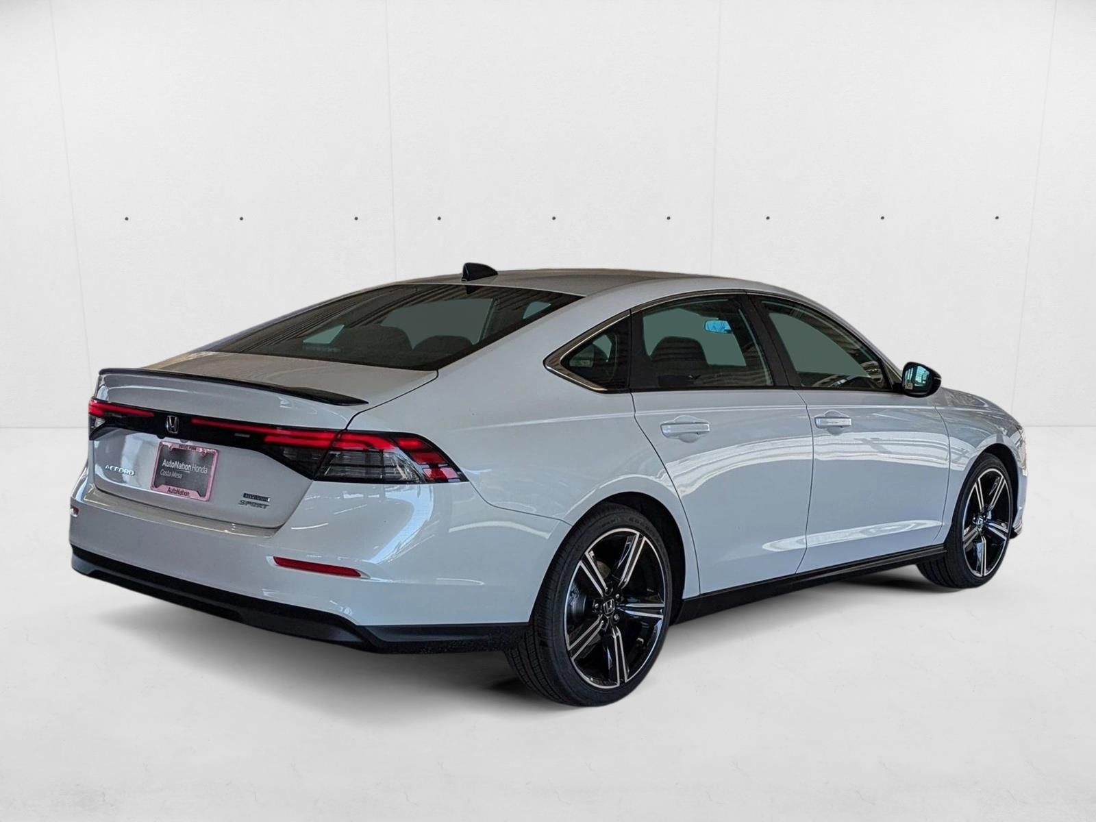 2025 Honda Accord Hybrid Sport photo 2