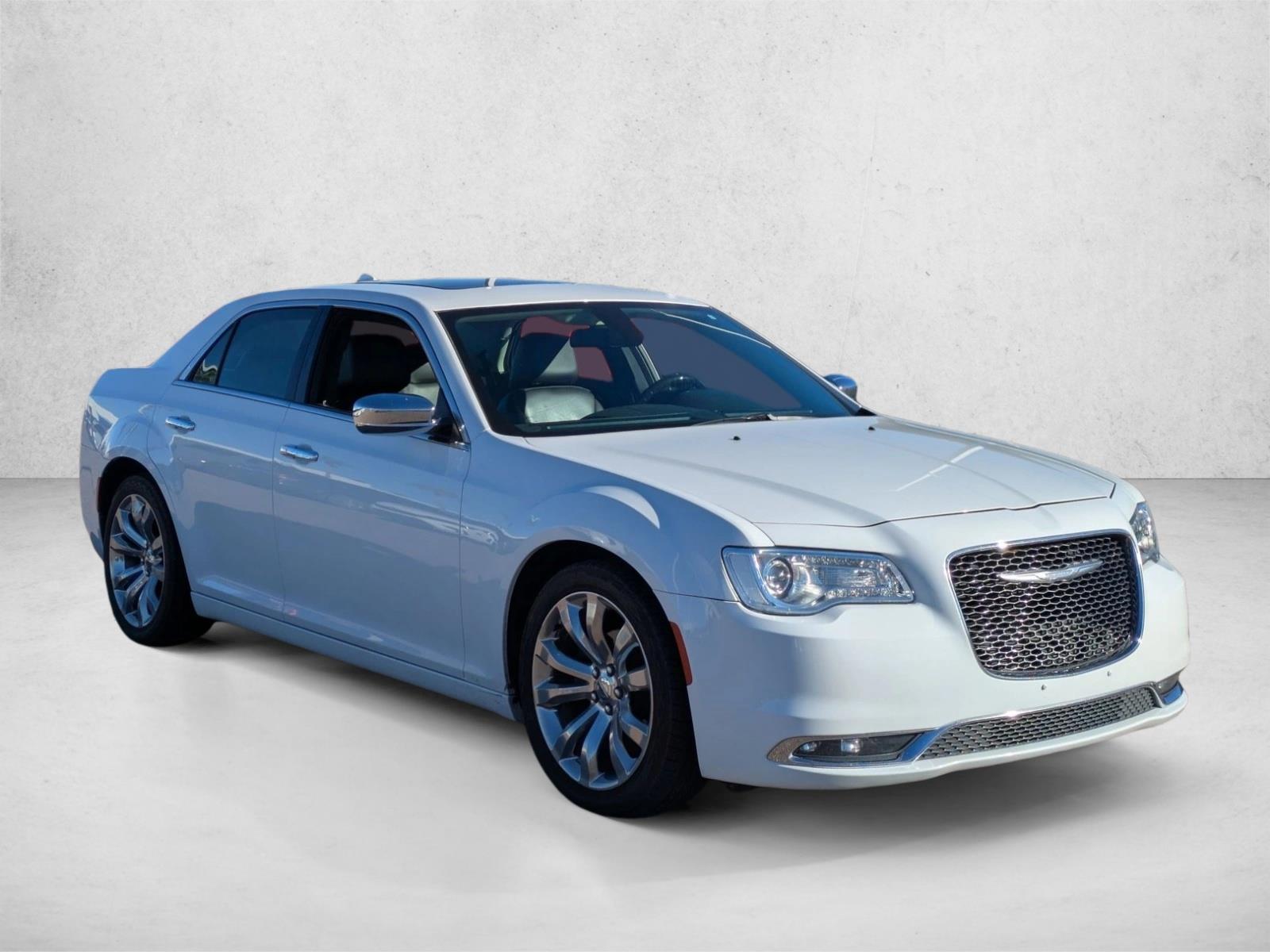 2017 Chrysler 300 C Base photo 3