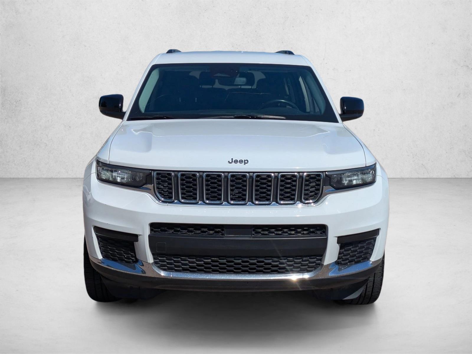 2021 Jeep Grand Cherokee Laredo photo 2