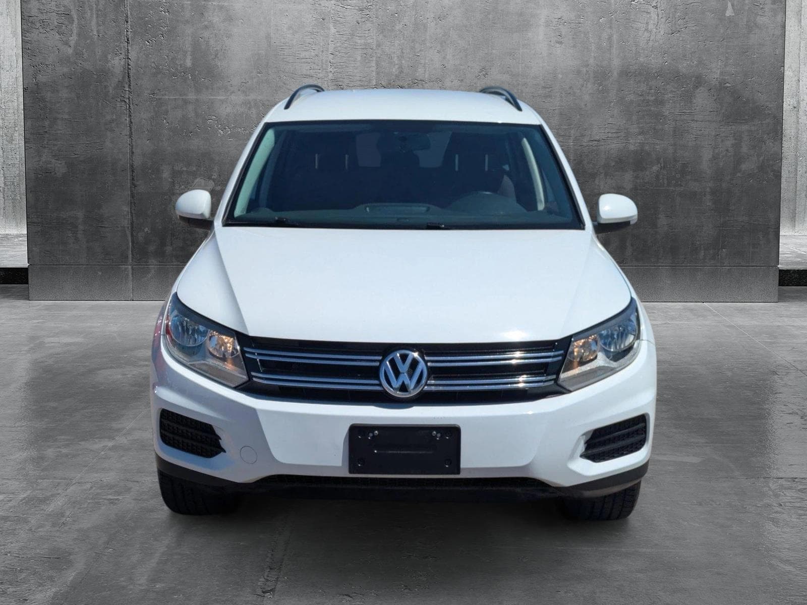 Used 2017 Volkswagen Tiguan Limited Base with VIN WVGAV7AX6HK048589 for sale in Chandler, AZ