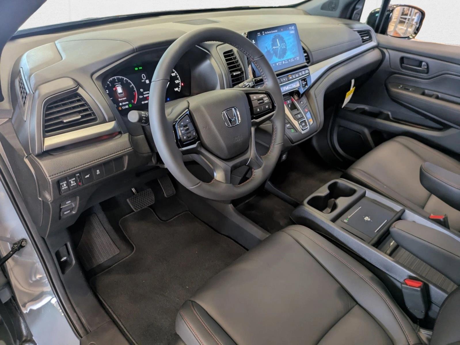 2026 Honda Odyssey photo 2