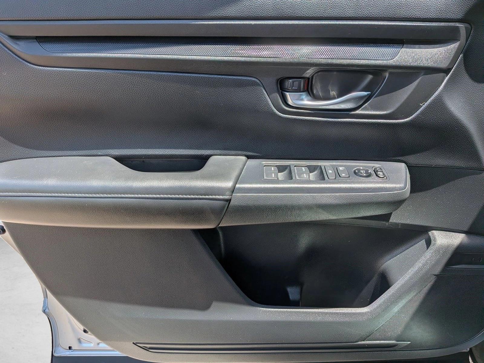 2025 Honda CR-V LX - Photo 10