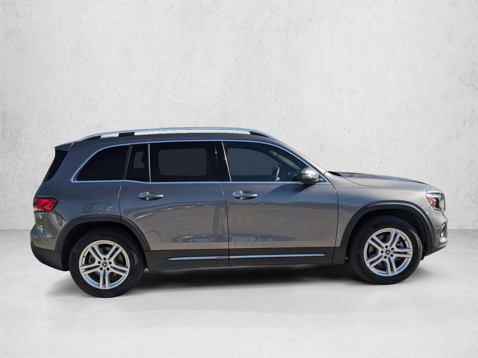 2022 Mercedes Benz GLB 250 photo 2