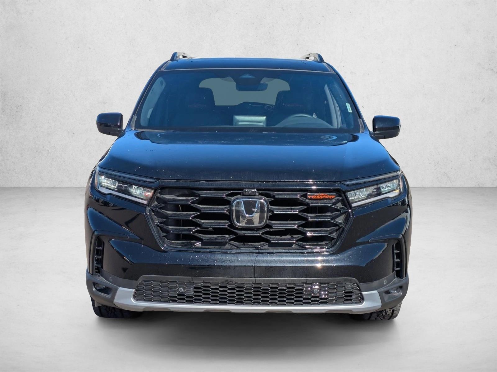 2025 Honda Pilot TrailSport photo 2