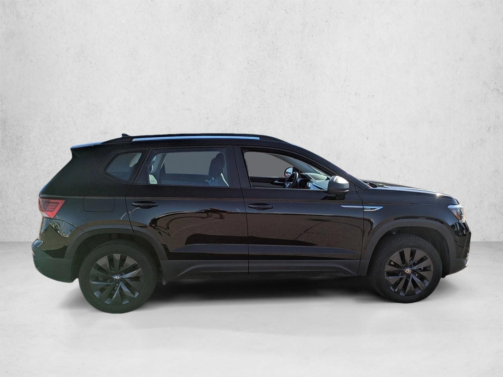 2024 Volkswagen Taos S photo 2