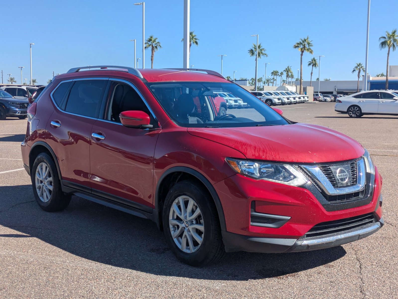 2017 Nissan Rogue SV photo 3