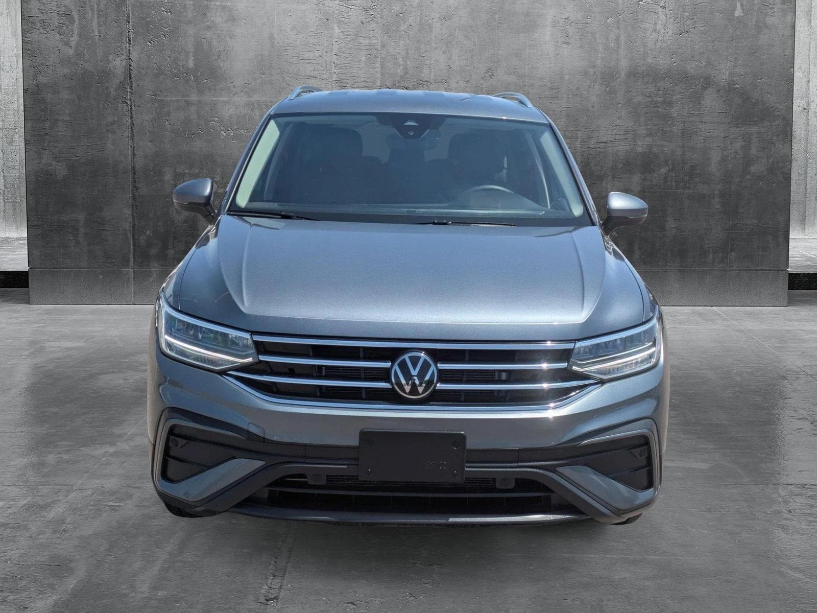 Used 2024 Volkswagen Tiguan SE with VIN 3VV3B7AXXRM049634 for sale in Chandler, AZ
