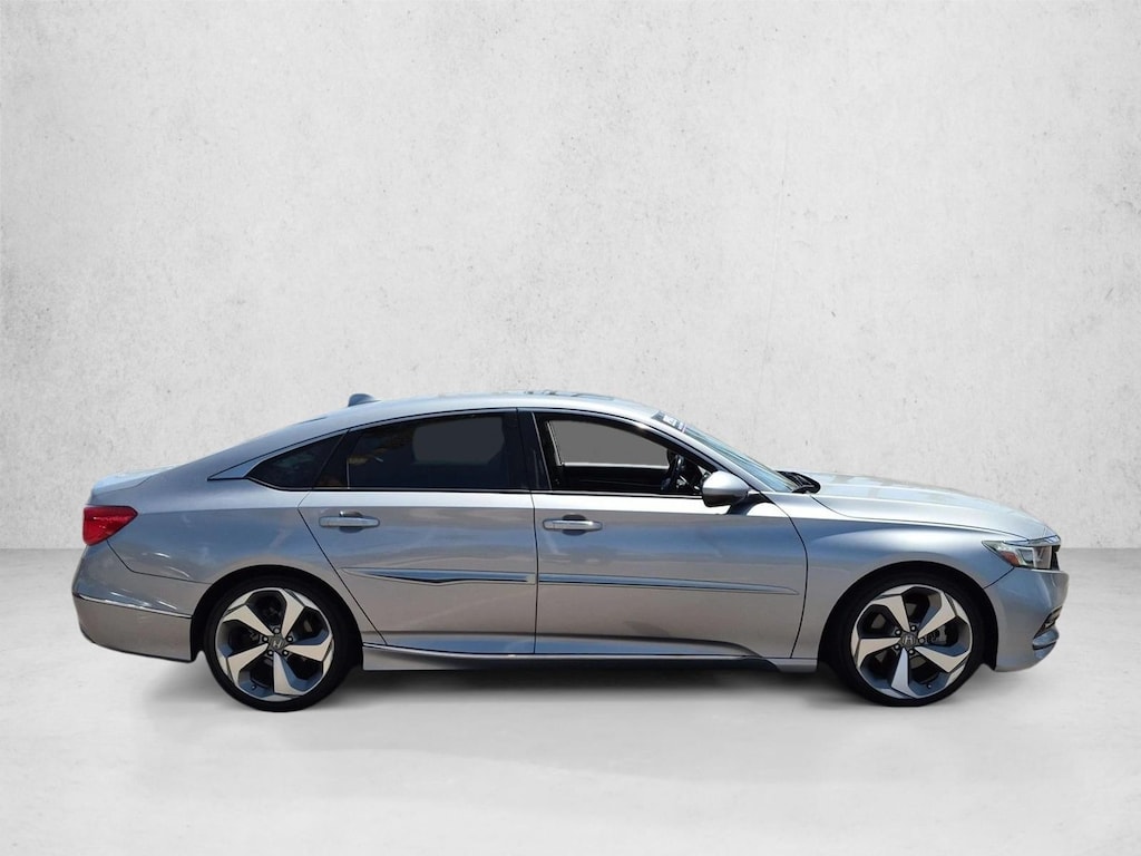 Used 2018 Honda Accord Touring 2.0T Sedan