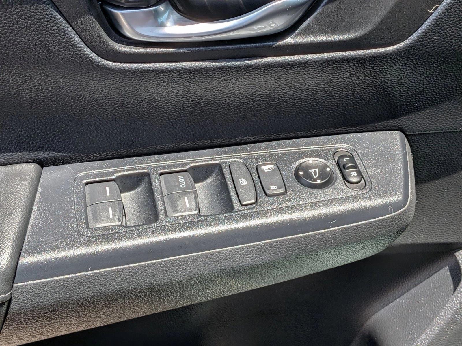 2025 Honda CR-V LX - Photo 11