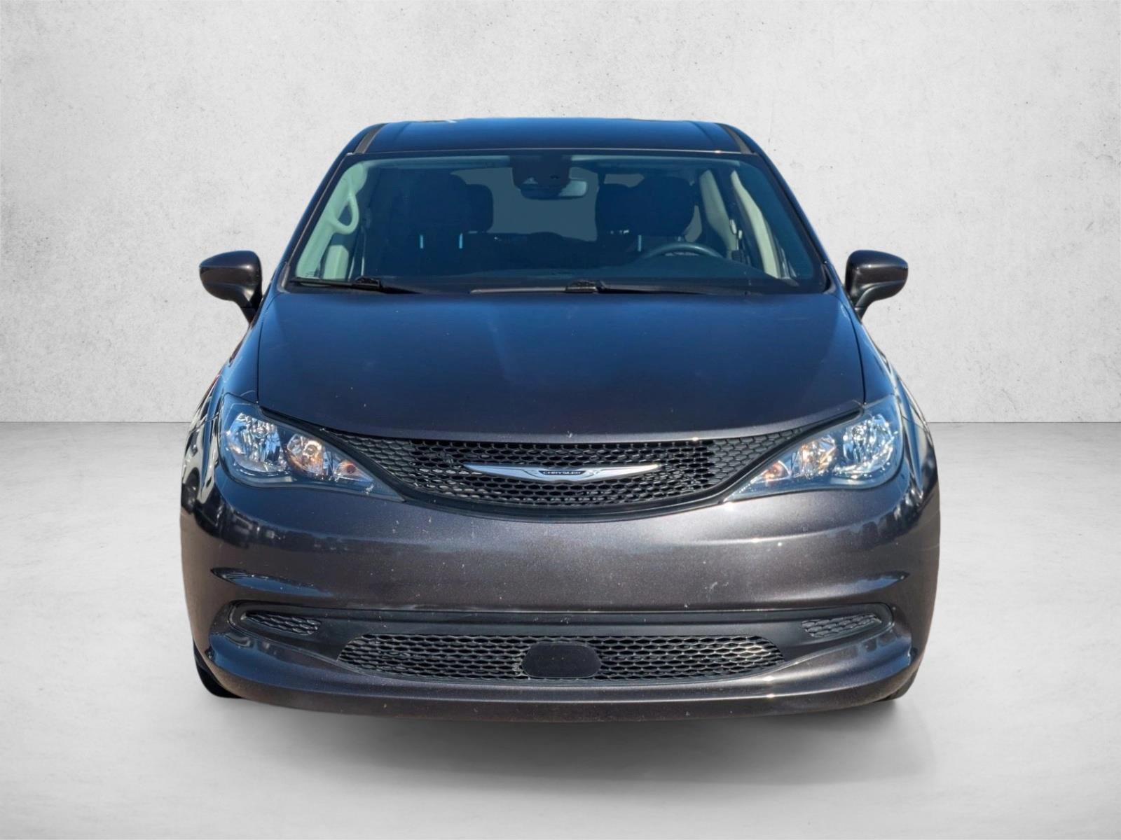 2023 Chrysler Voyager LX photo 2