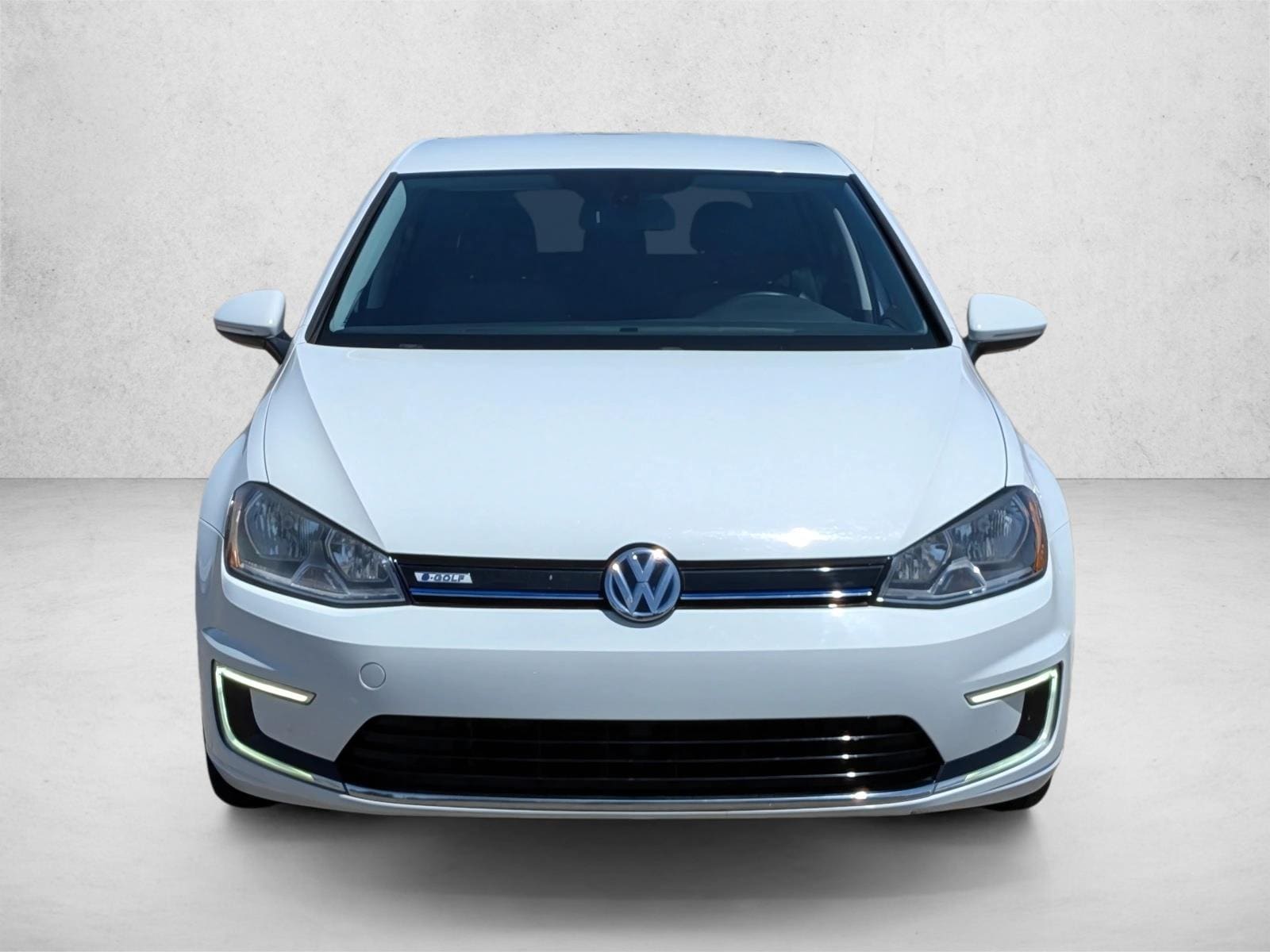 Used 2016 Volkswagen e-Golf e-Golf SE with VIN WVWKP7AU3GW910733 for sale in Chandler, AZ