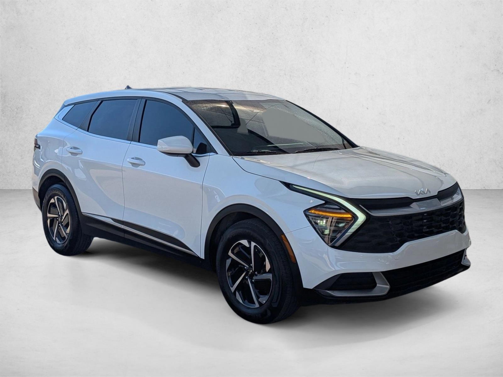 2024 Kia Sportage Hybrid LX photo 2