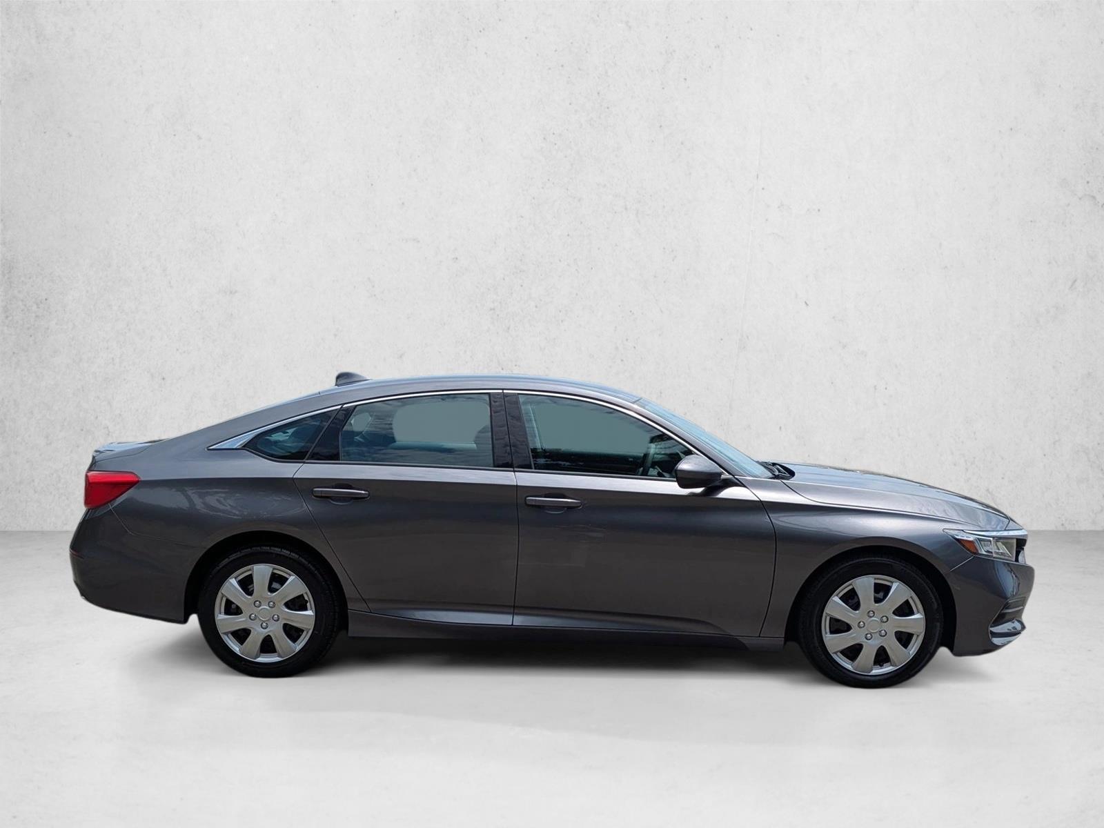 2019 Honda Accord LX photo 4