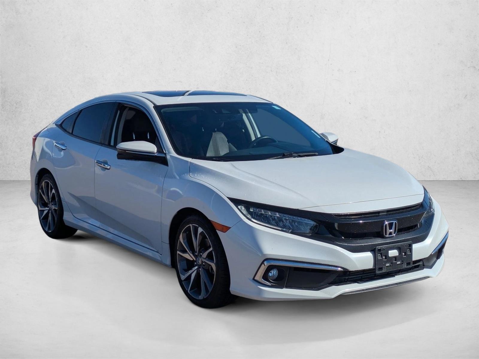2019 Honda Civic Touring photo 3