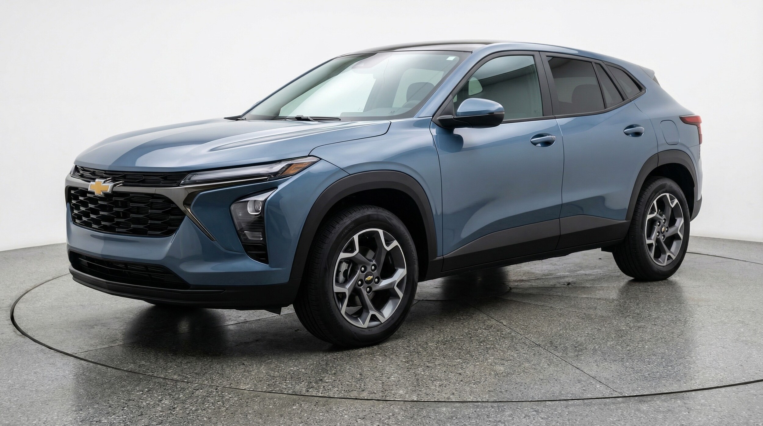 Thumbnail: 2025 Chevrolet Trax - 3