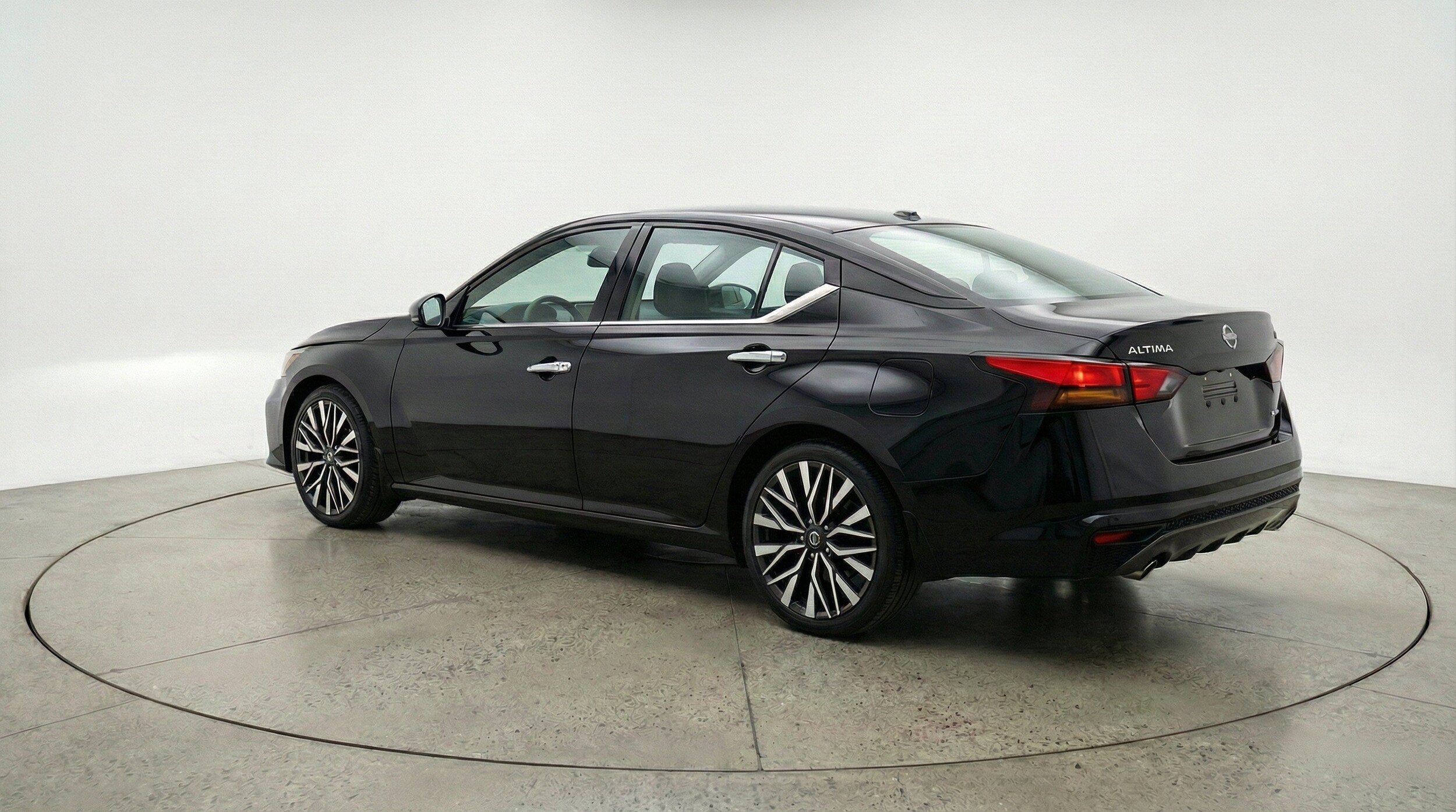 Thumbnail: 2025 Nissan Altima - 6