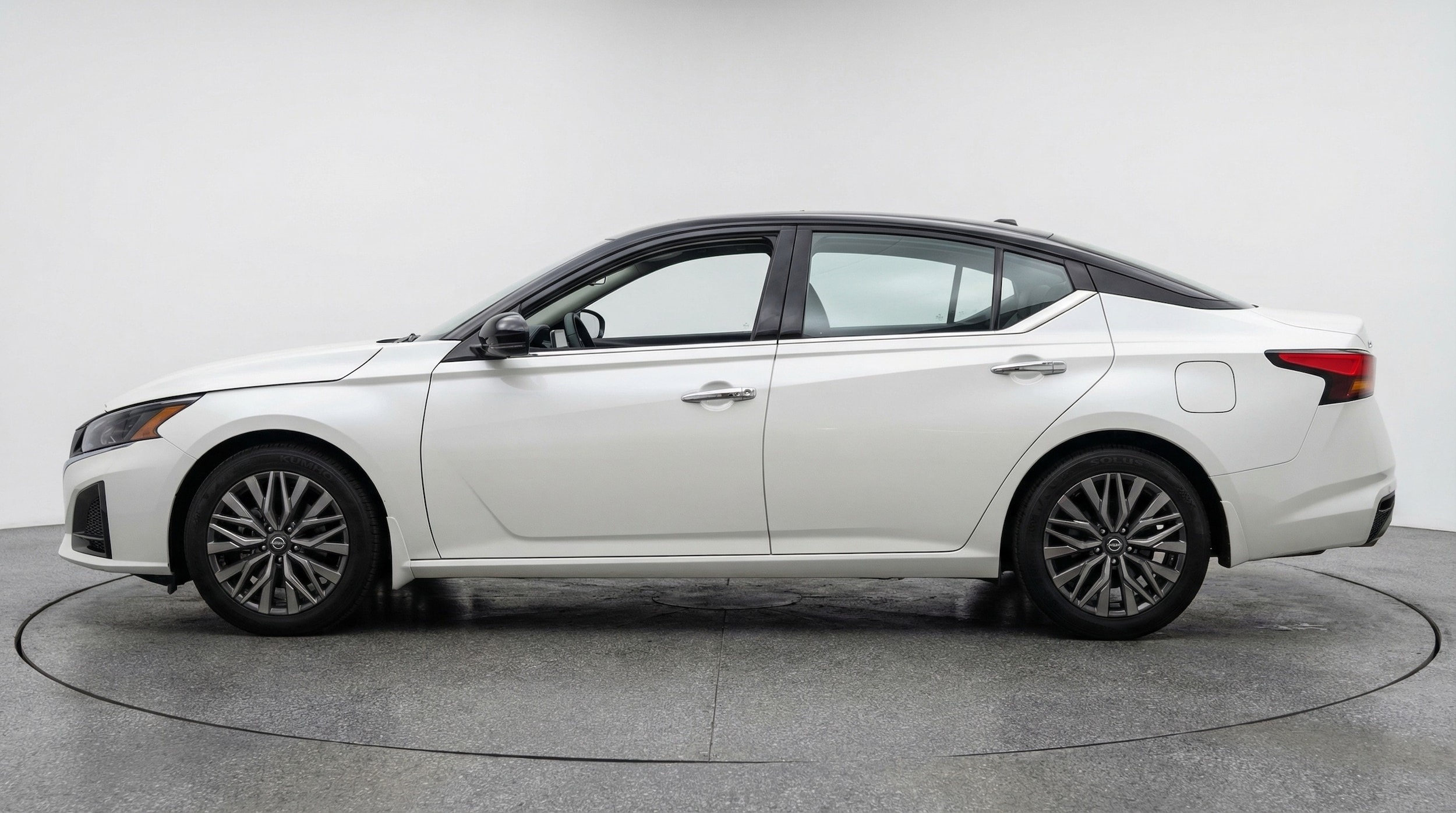 Thumbnail: 2025 Nissan Altima - 4