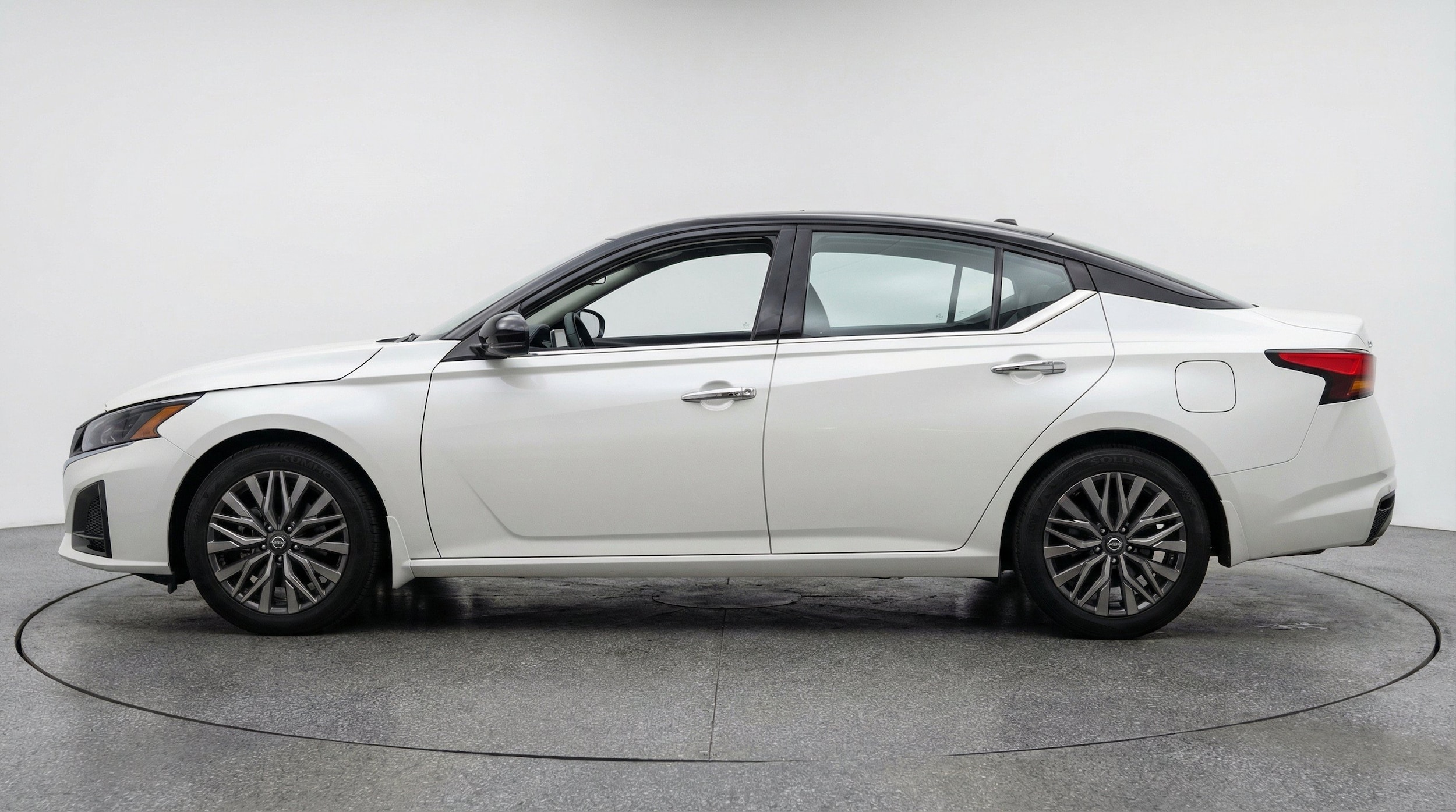 Thumbnail: 2025 Nissan Altima - 5