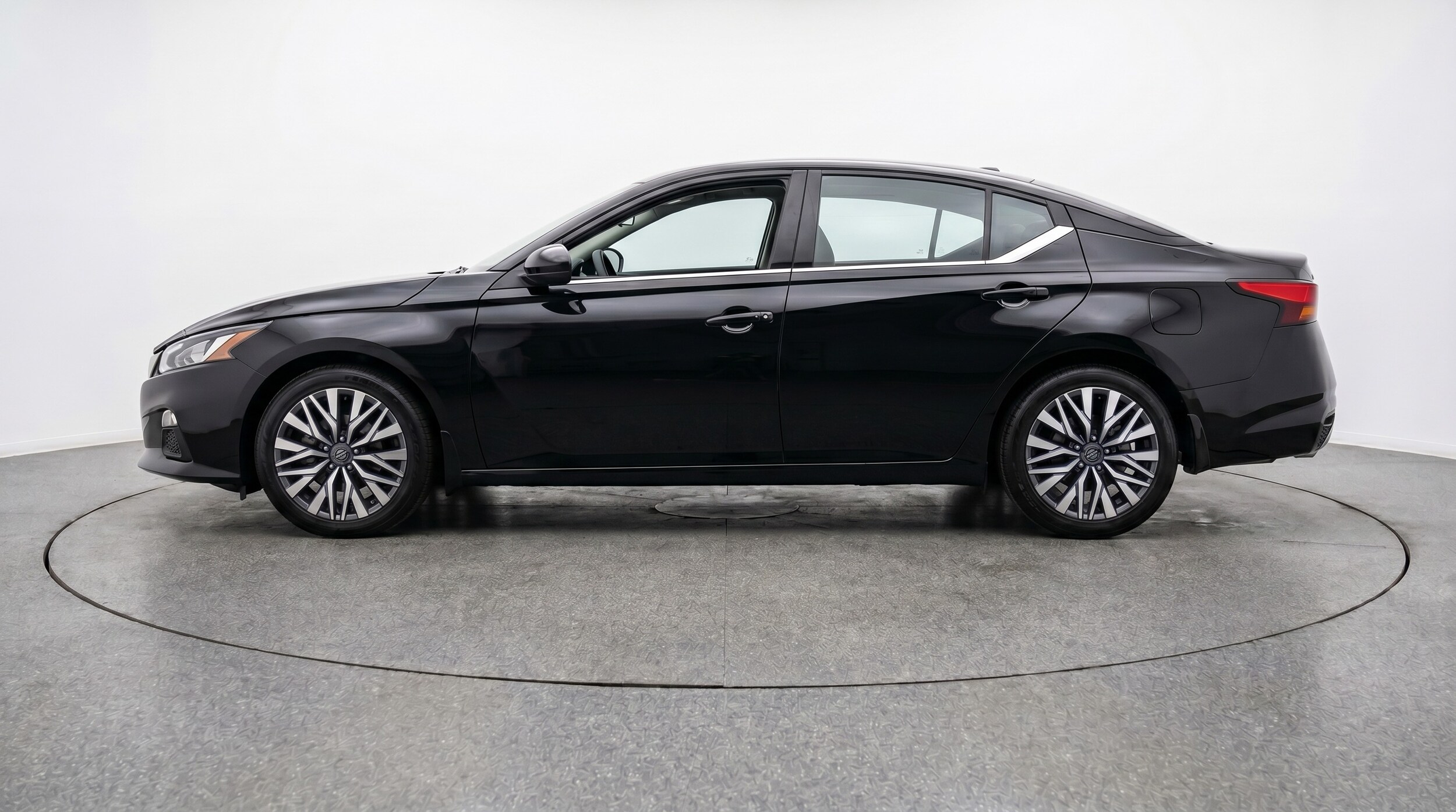 Thumbnail: 2025 Nissan Altima - 4