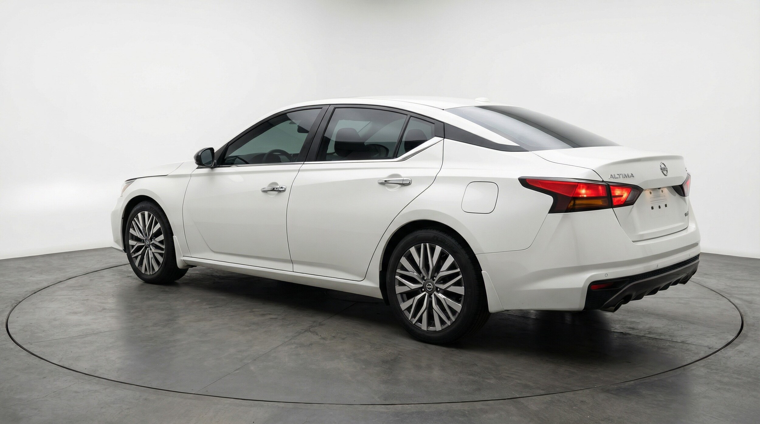 Thumbnail: 2025 Nissan Altima - 5