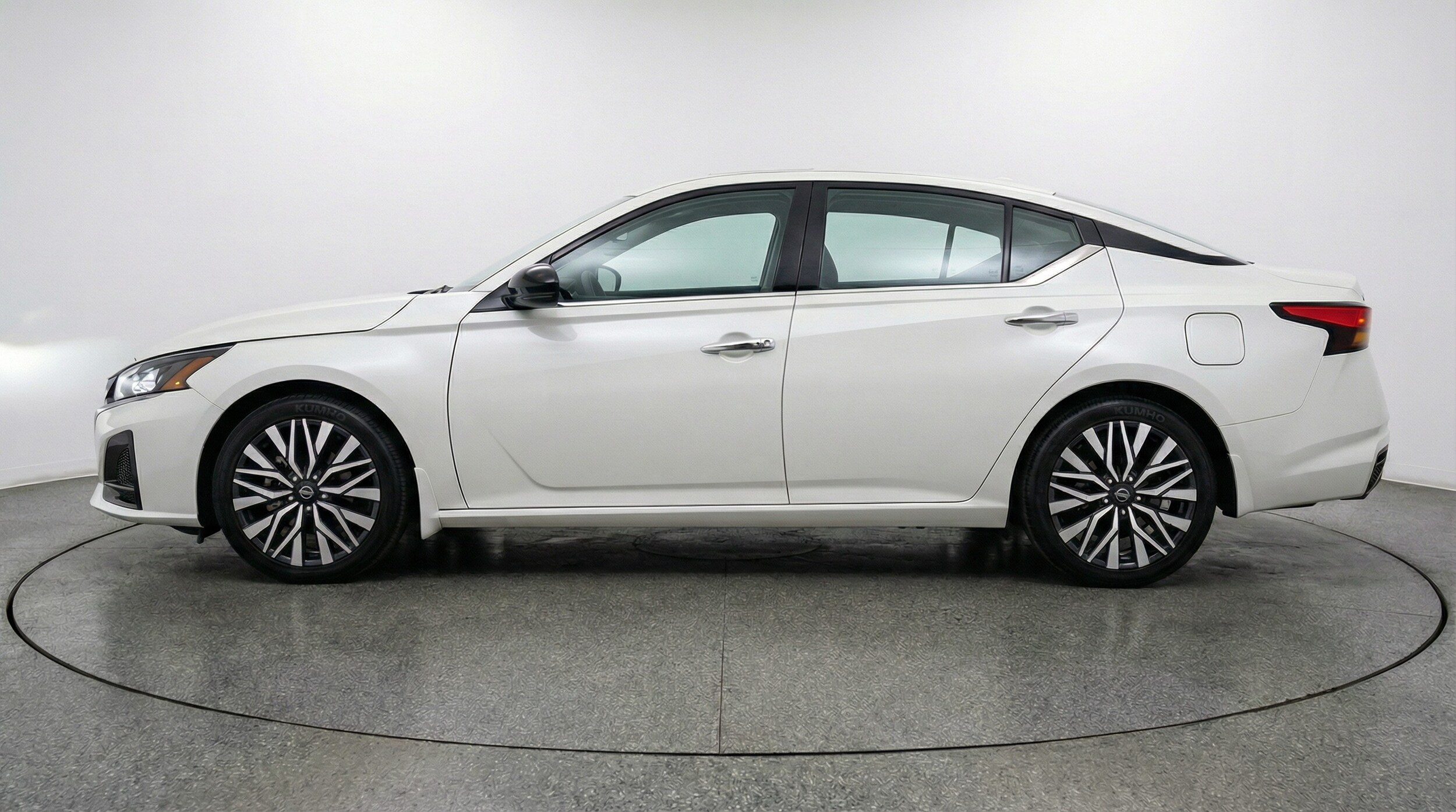 Thumbnail: 2025 Nissan Altima - 4