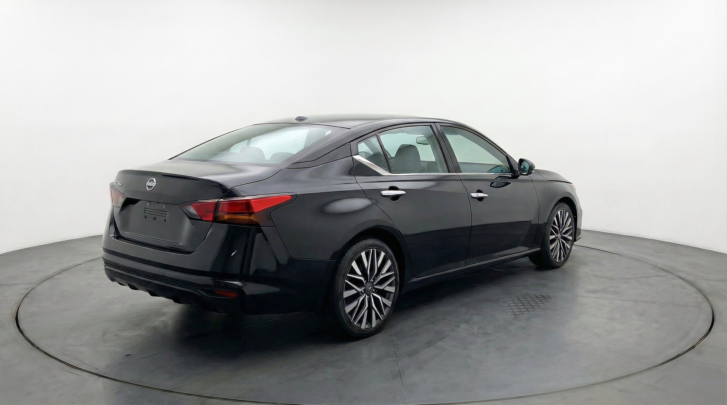 Thumbnail: 2025 Nissan Altima - 9