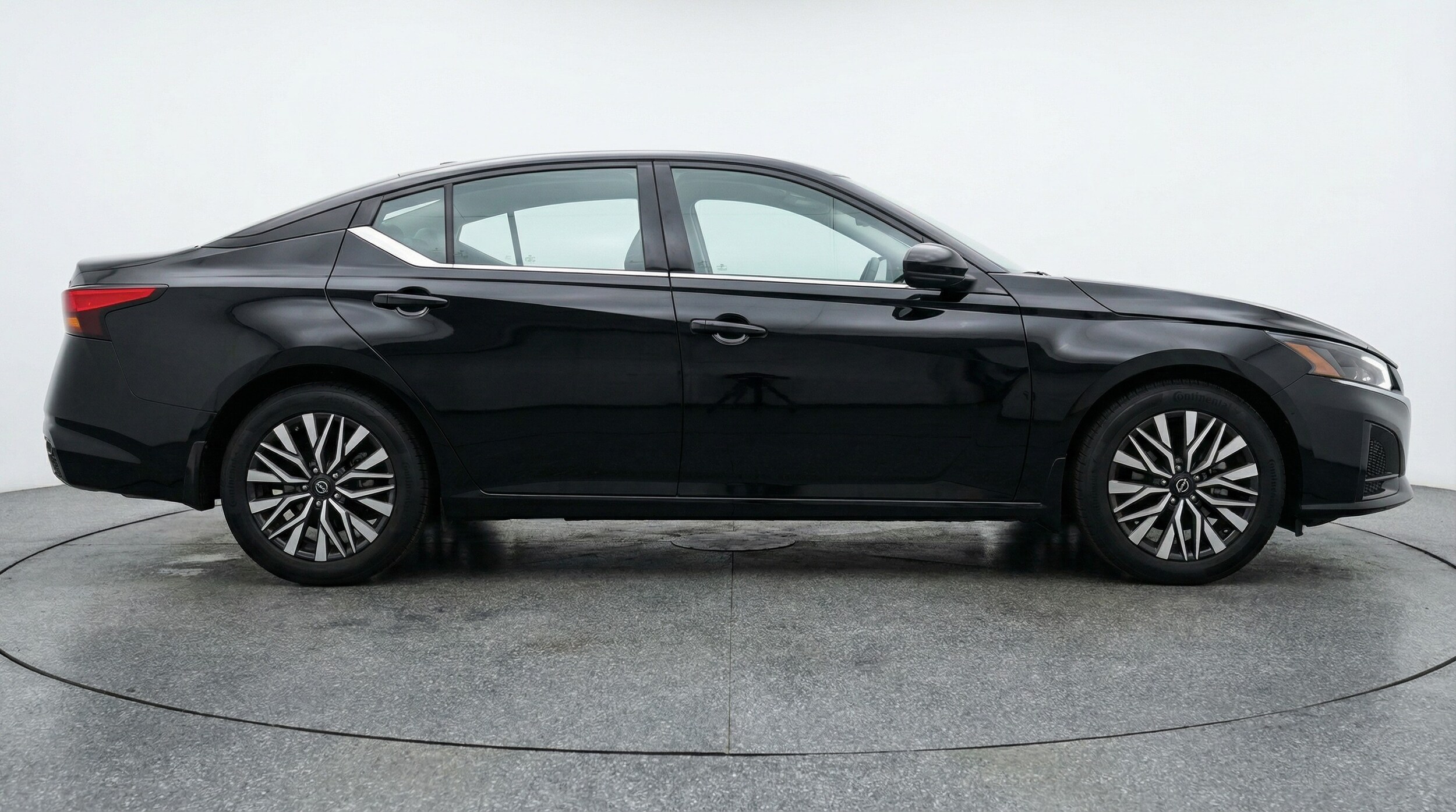 Thumbnail: 2025 Nissan Altima - 8