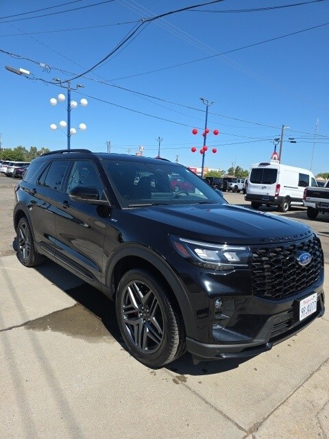 2025 Ford Explorer ST-Line photo 3