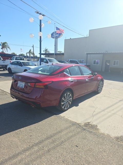 2024 Nissan Altima SL - Photo 6