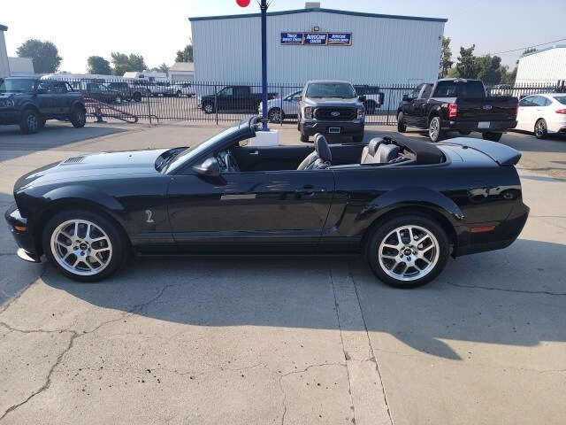 2008 Ford Mustang photo 2