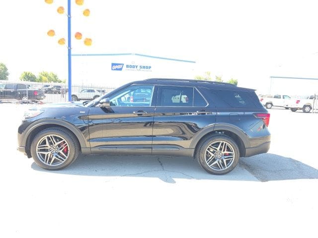 2025 Ford Explorer ST-LINE 4WD (PL535)'s photo