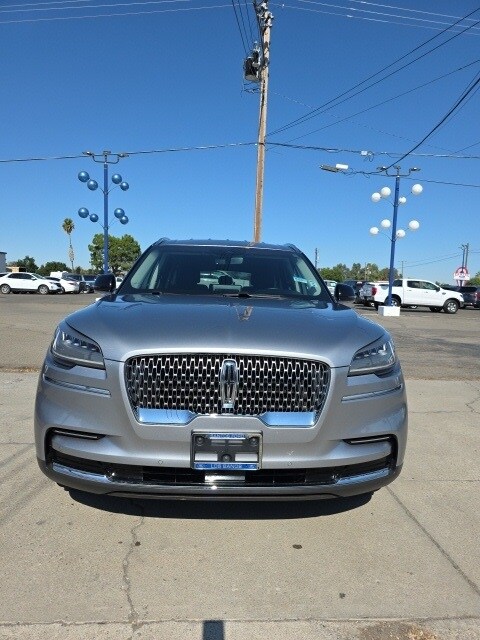2022 Lincoln Aviator Standard photo 3