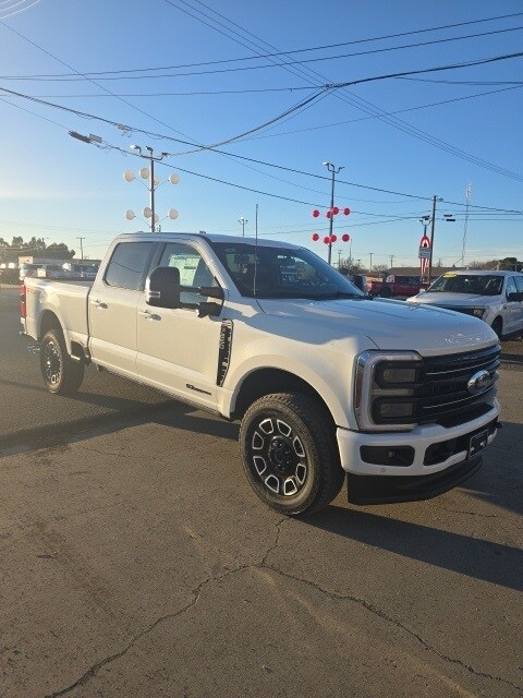 2025 Ford F-250 Platinum photo 4