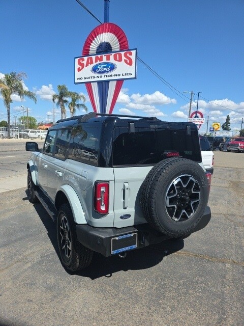 2024 Ford Bronco Outer Banks photo 3