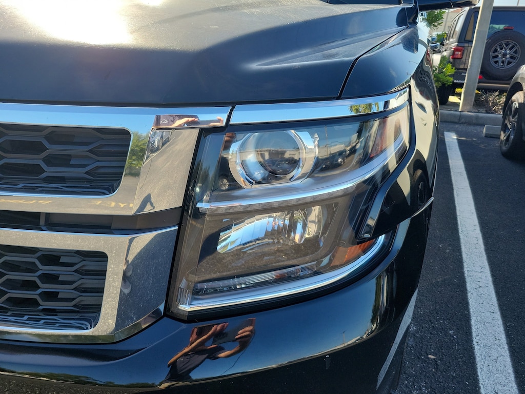 Used 2017 Chevrolet Suburban LT 2WD  1500 LT