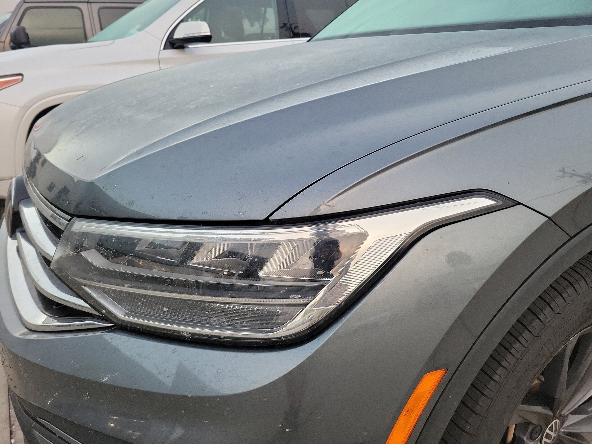 2023 Volkswagen Tiguan SE photo 3