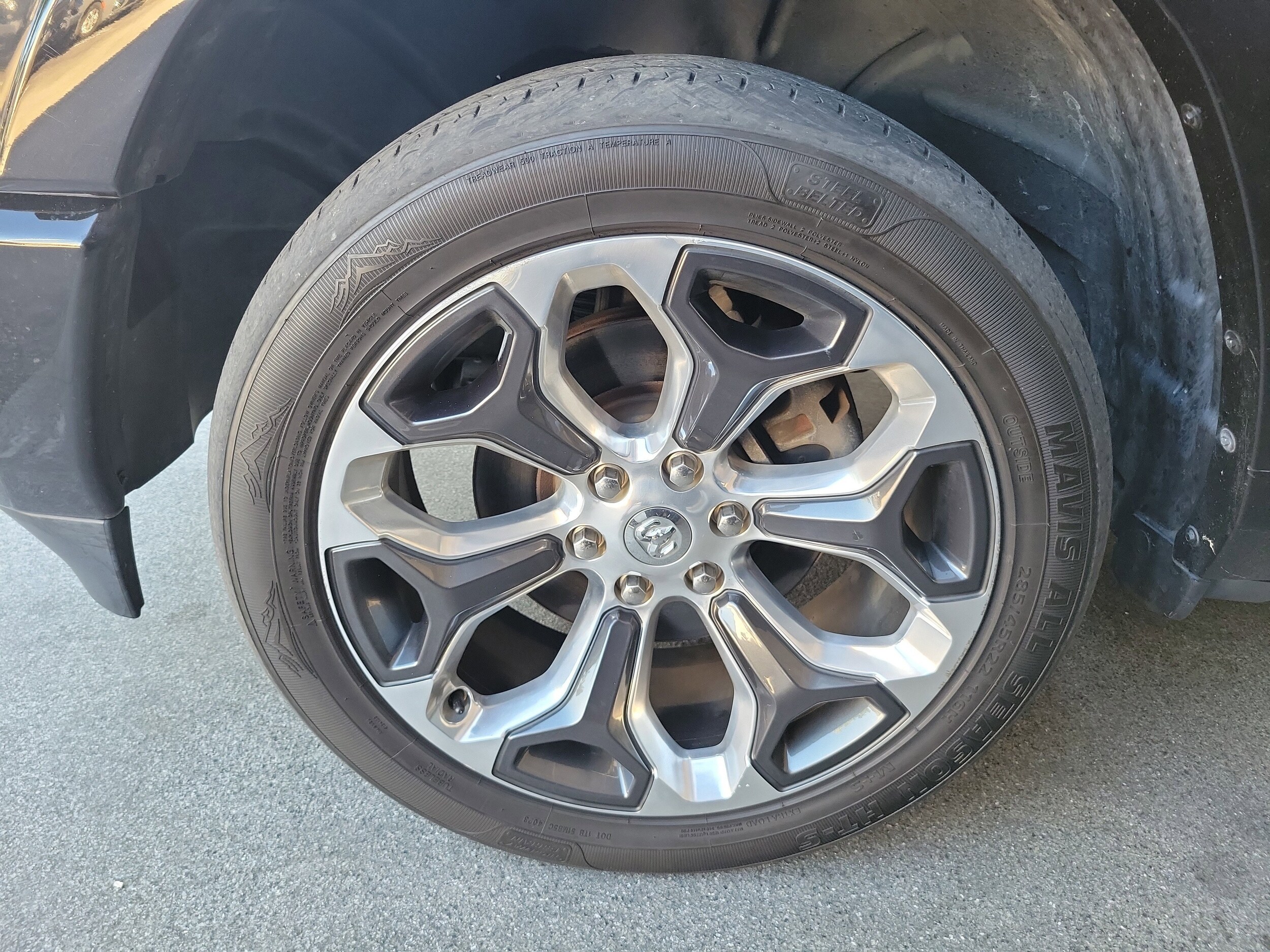 2019 Ram 1500 Limited photo 3