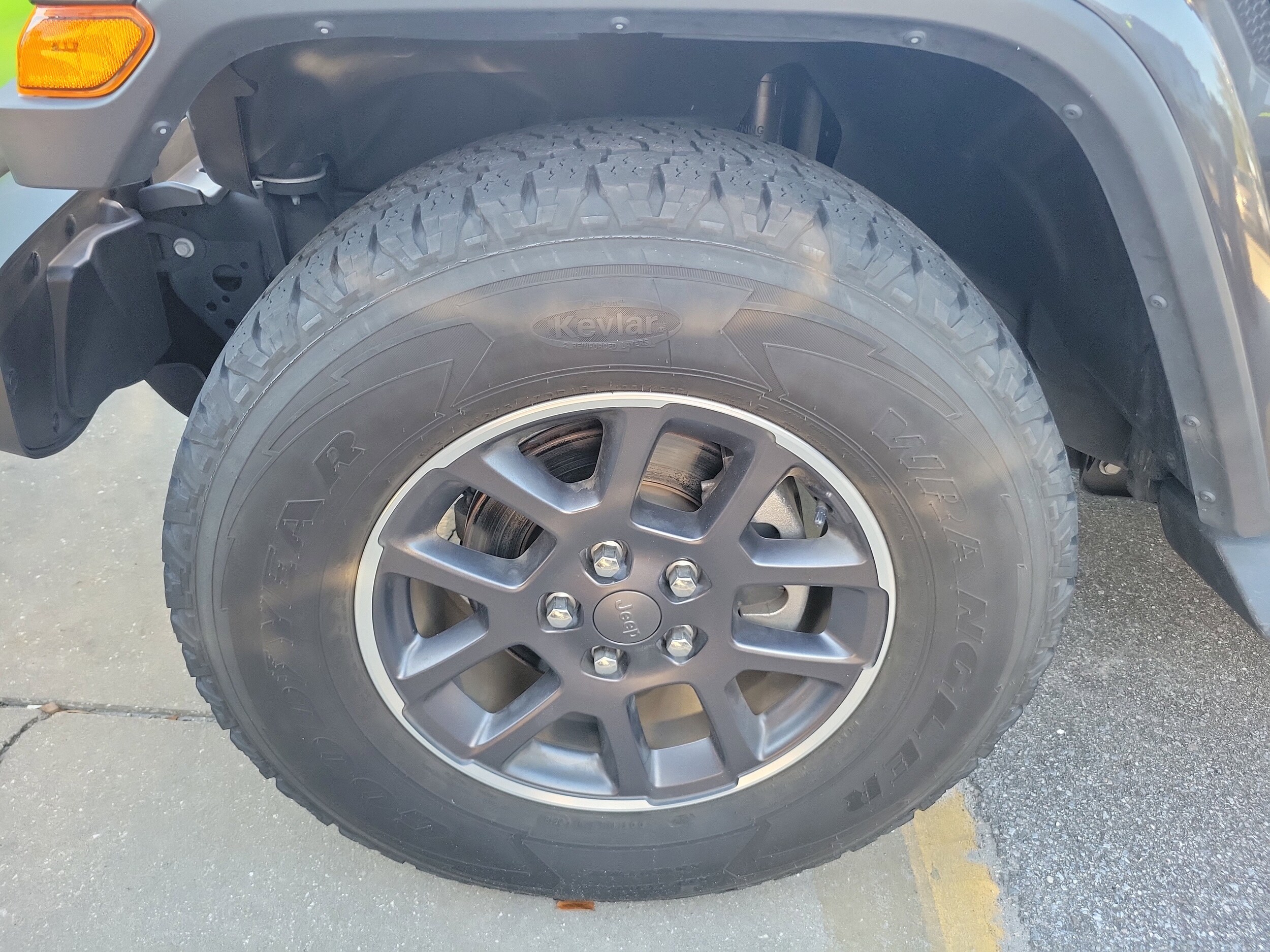 2021 Jeep Gladiator Overland photo 3