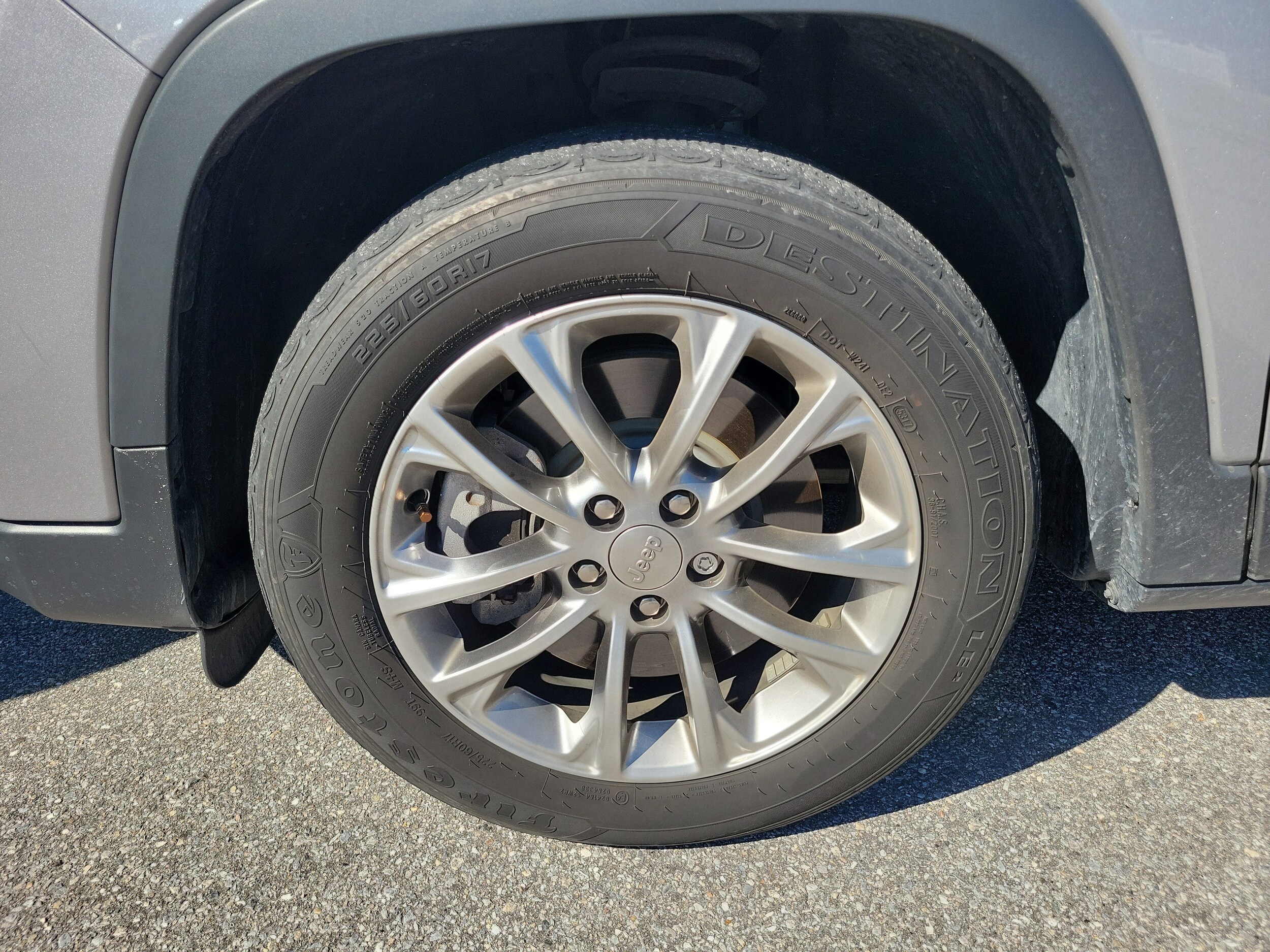 2019 Jeep Cherokee Latitude photo 3