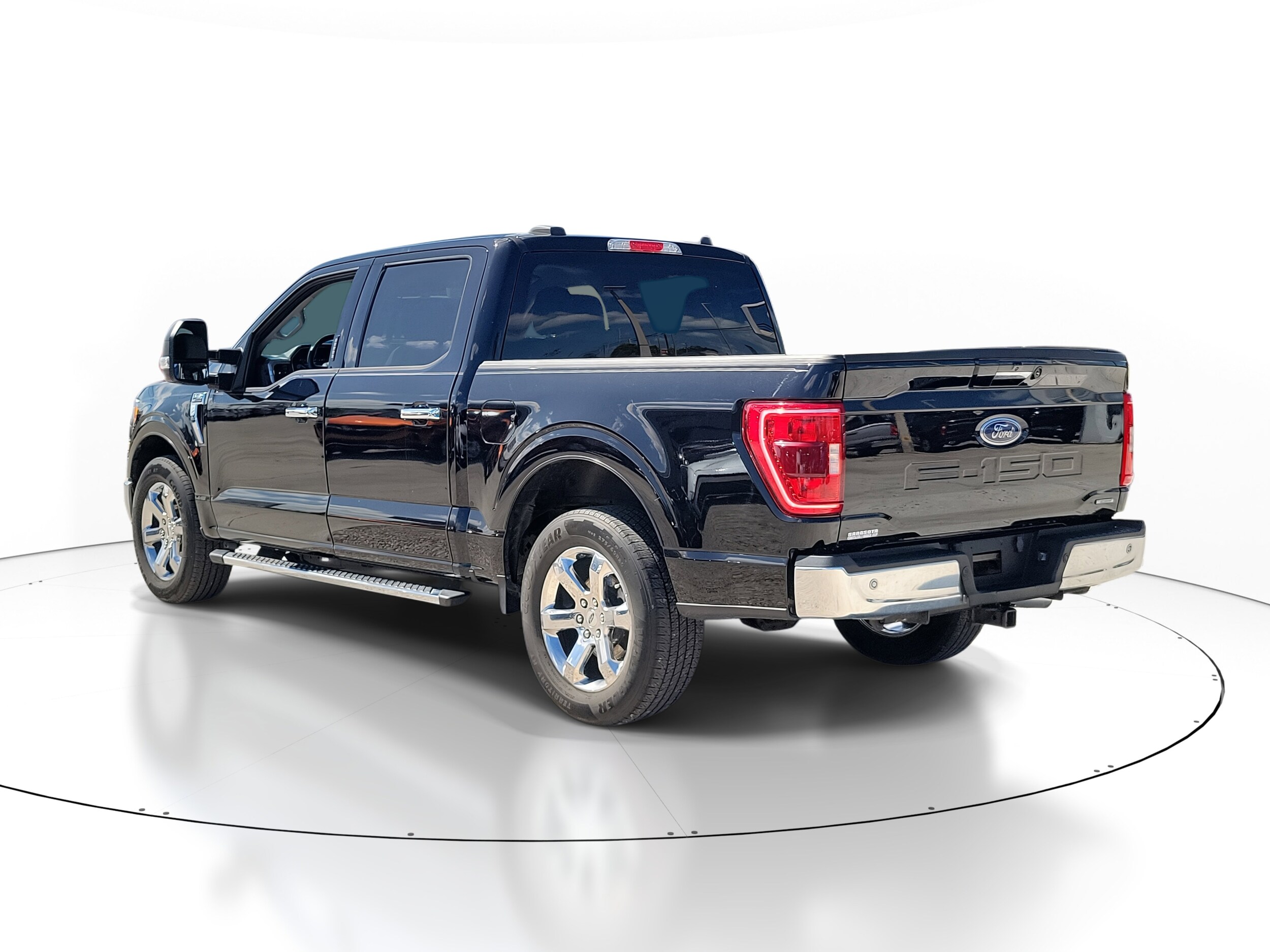 2021 Ford F-150 XLT photo 2