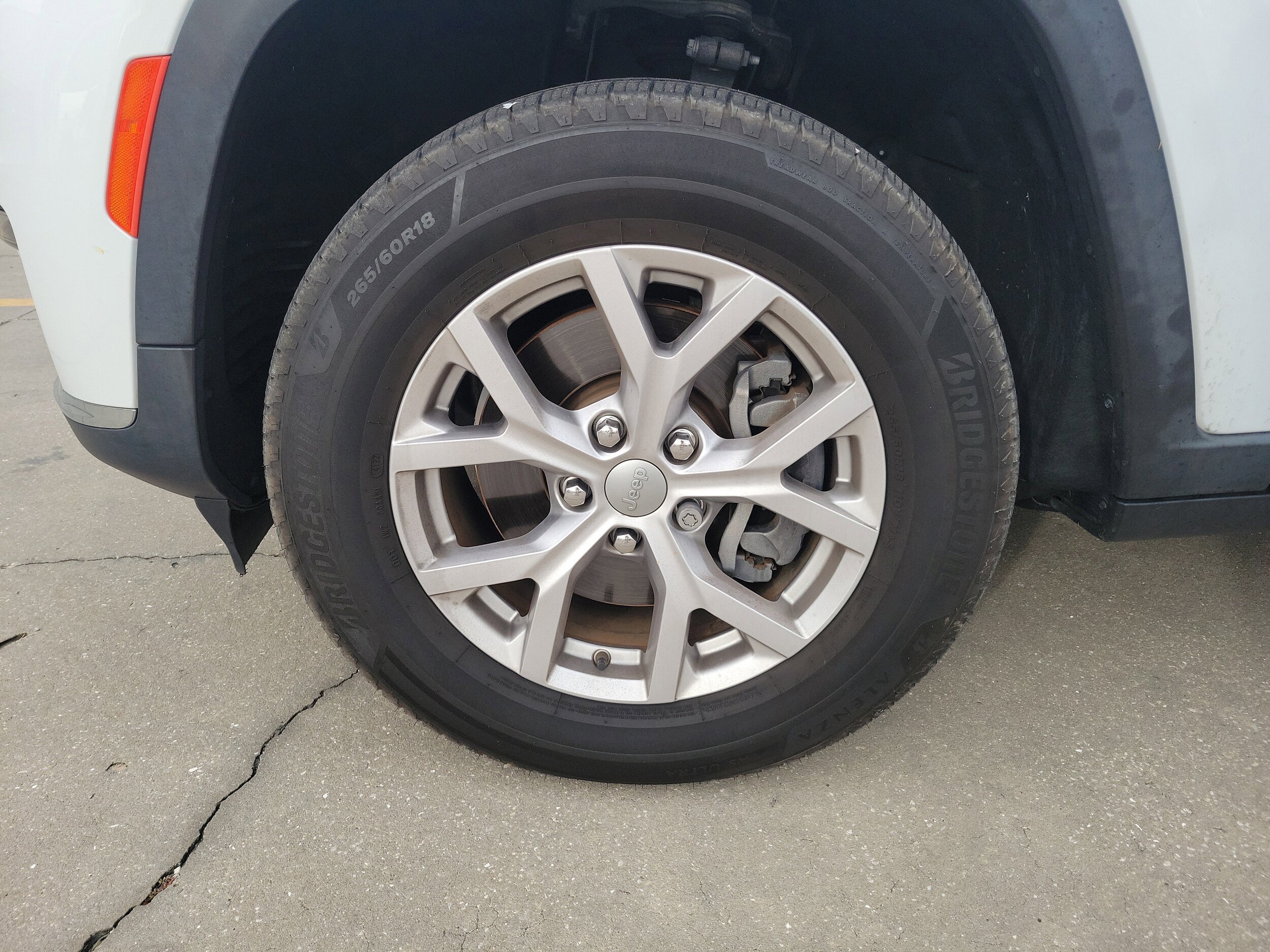 2021 Jeep Grand Cherokee Limited photo 2