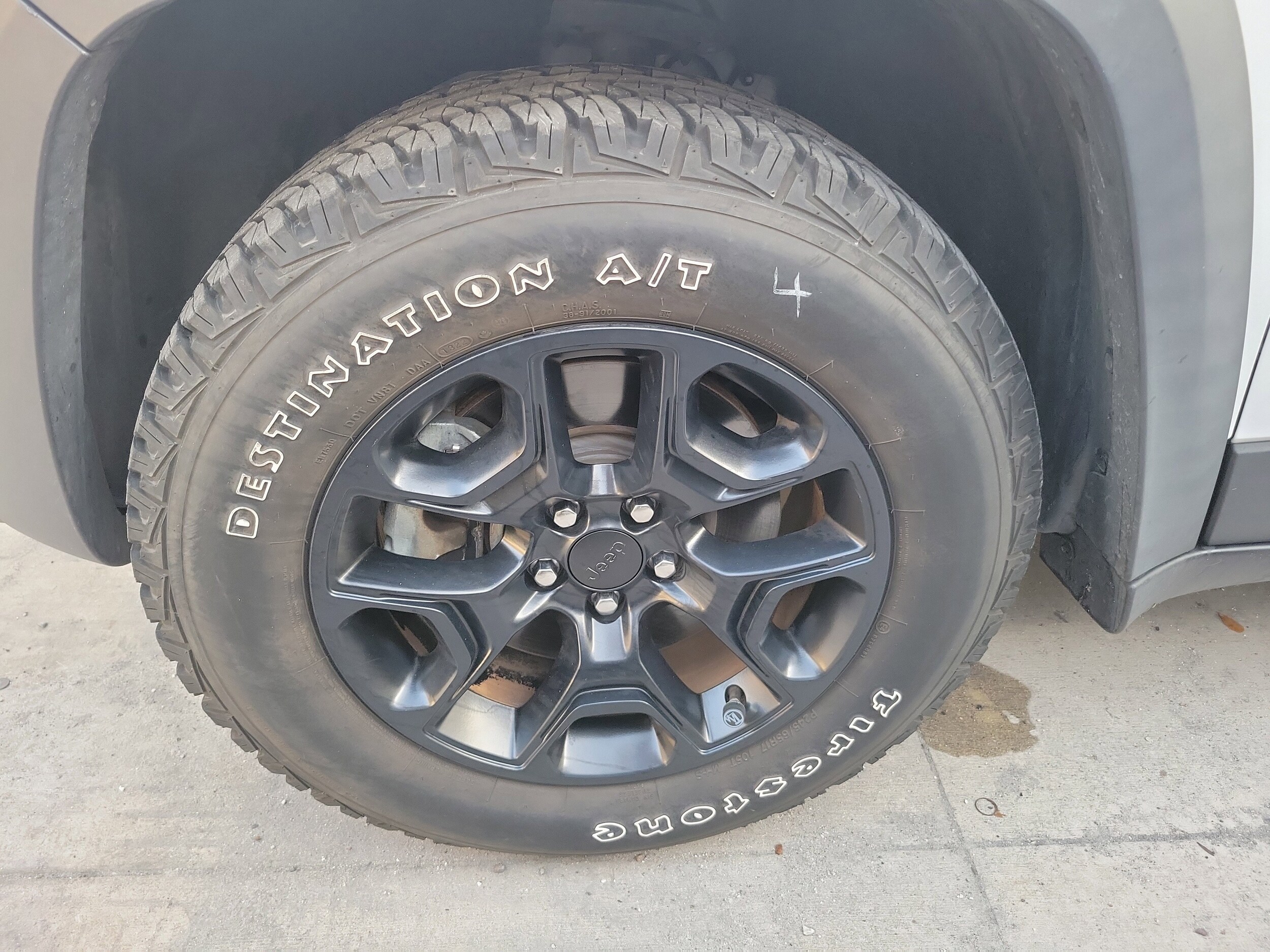 2022 Jeep Cherokee Trailhawk photo 3