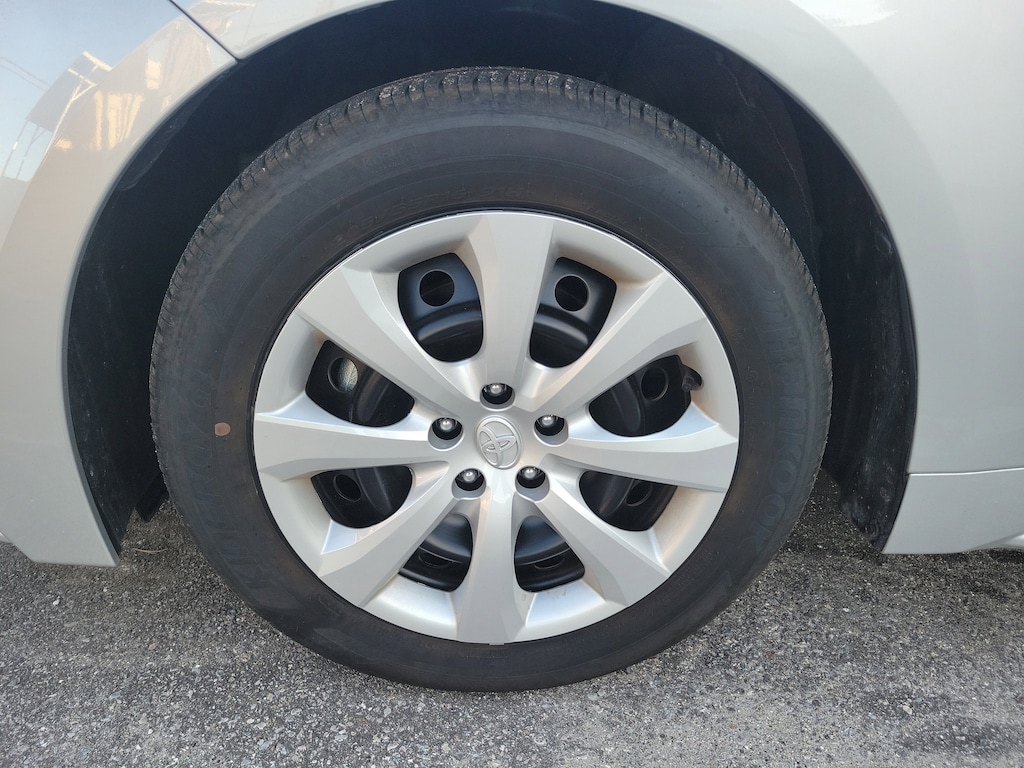 Used 2024 Toyota Corolla LE LE CVT