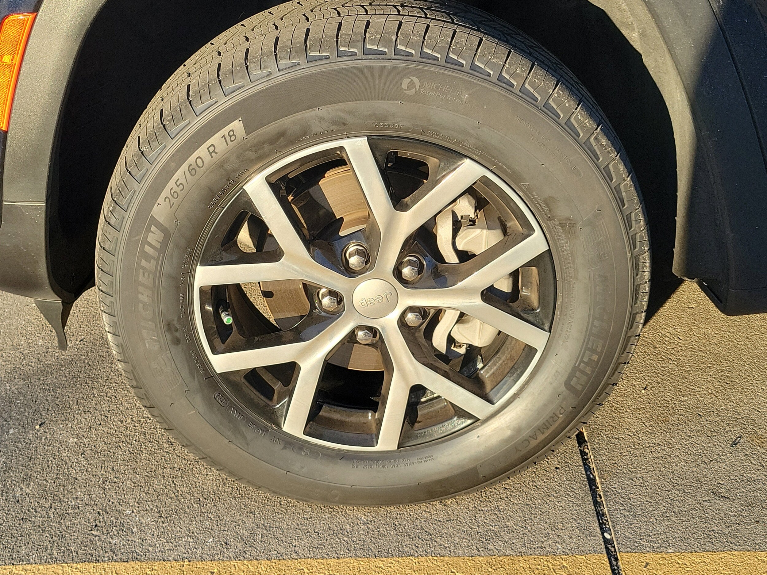 2024 Jeep Grand Cherokee Limited photo 3