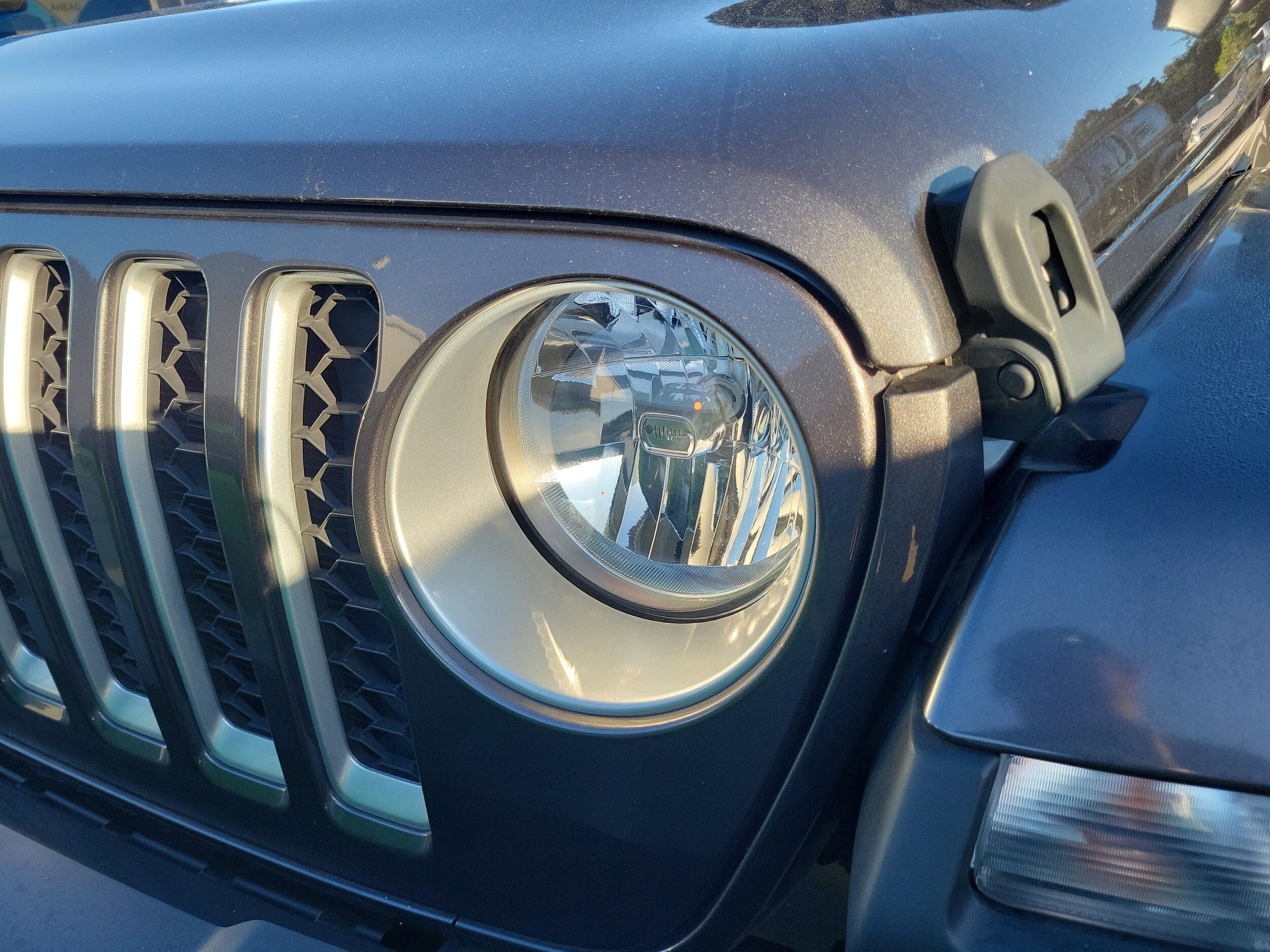 2021 Jeep Gladiator Overland photo 2