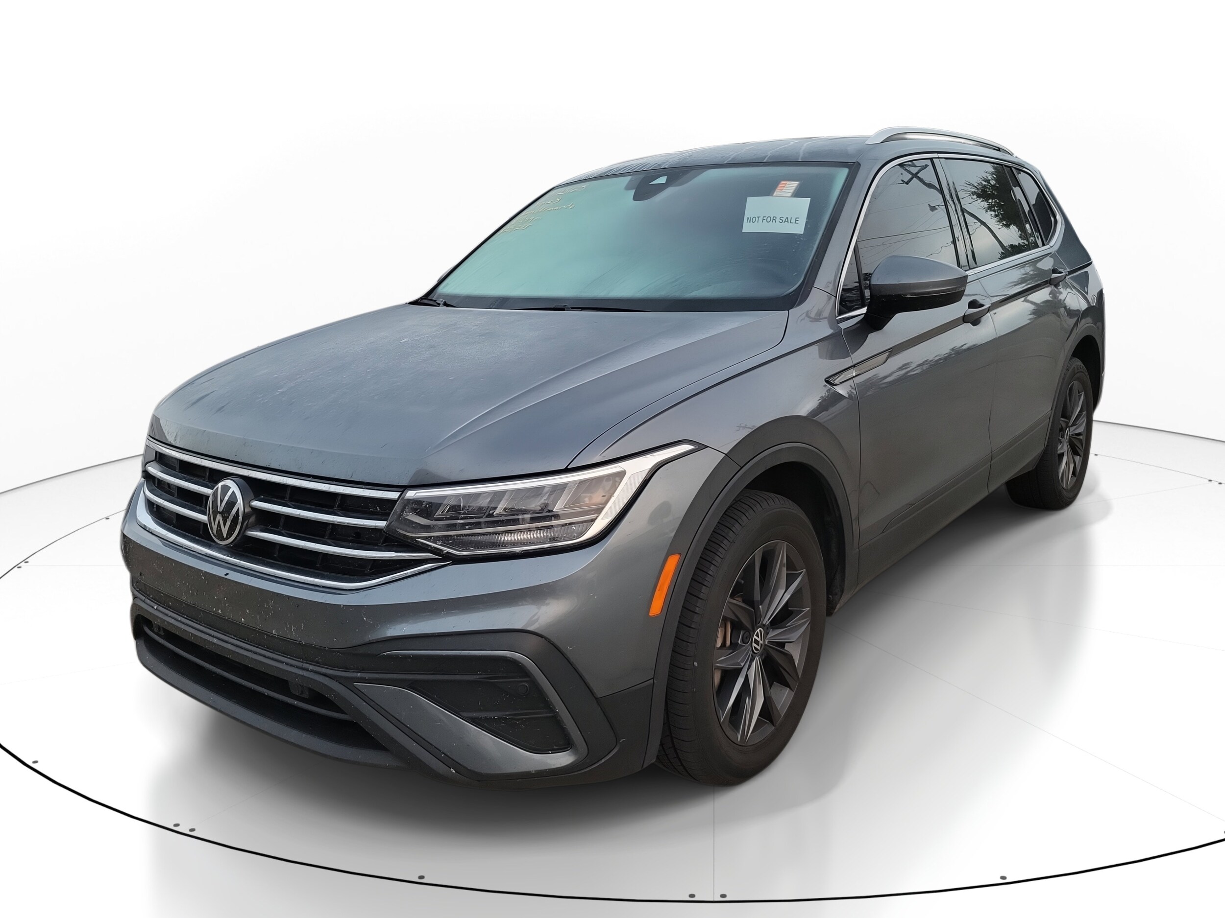 2023 Volkswagen Tiguan SE photo 2