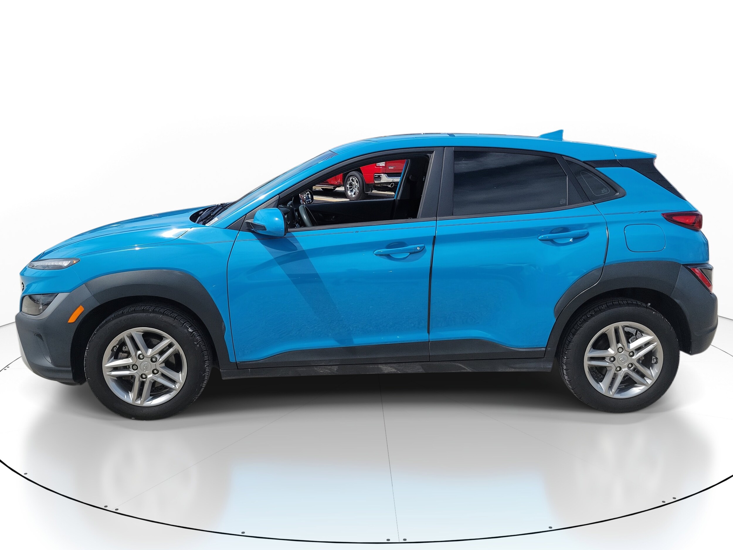 2022 Hyundai Kona SE photo 2