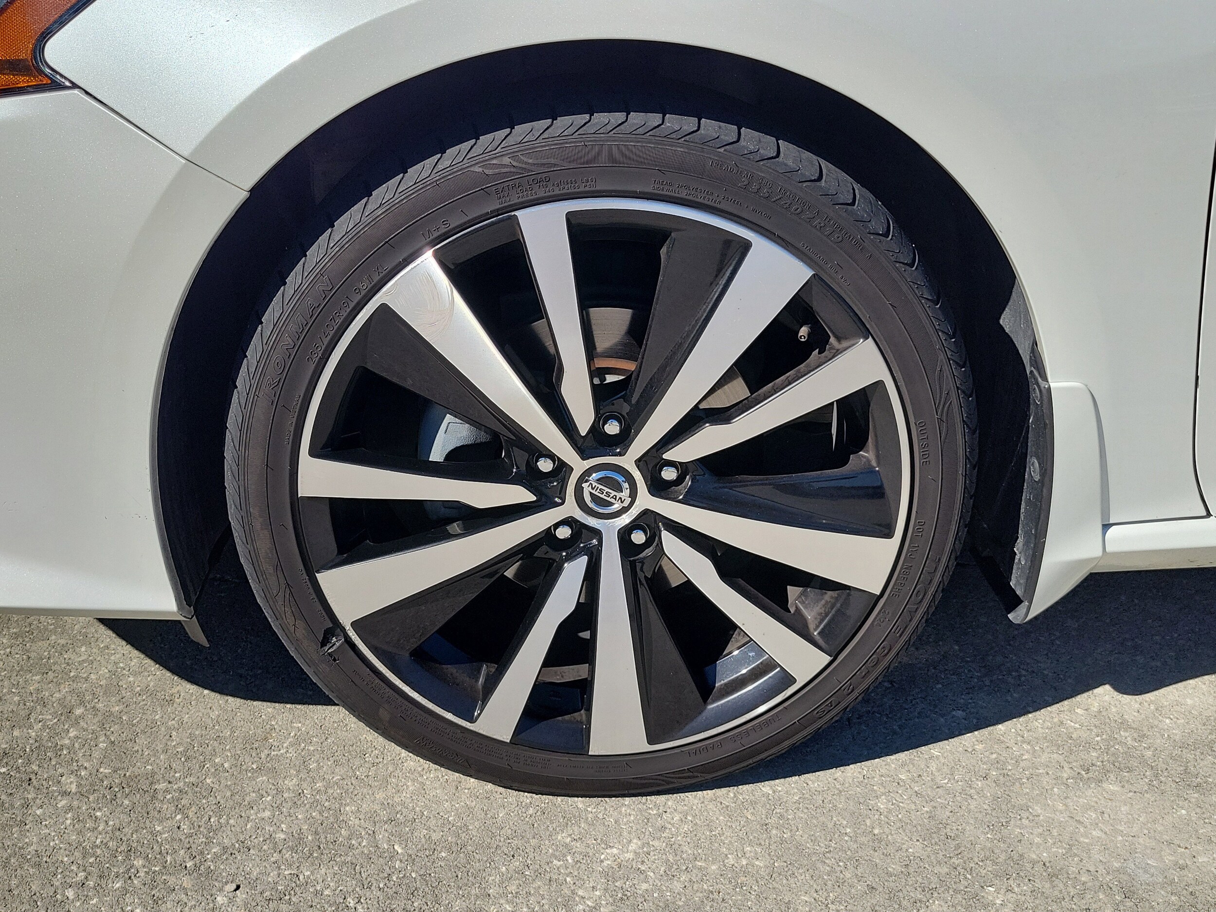 2020 Nissan Altima 2.5 SR photo 4