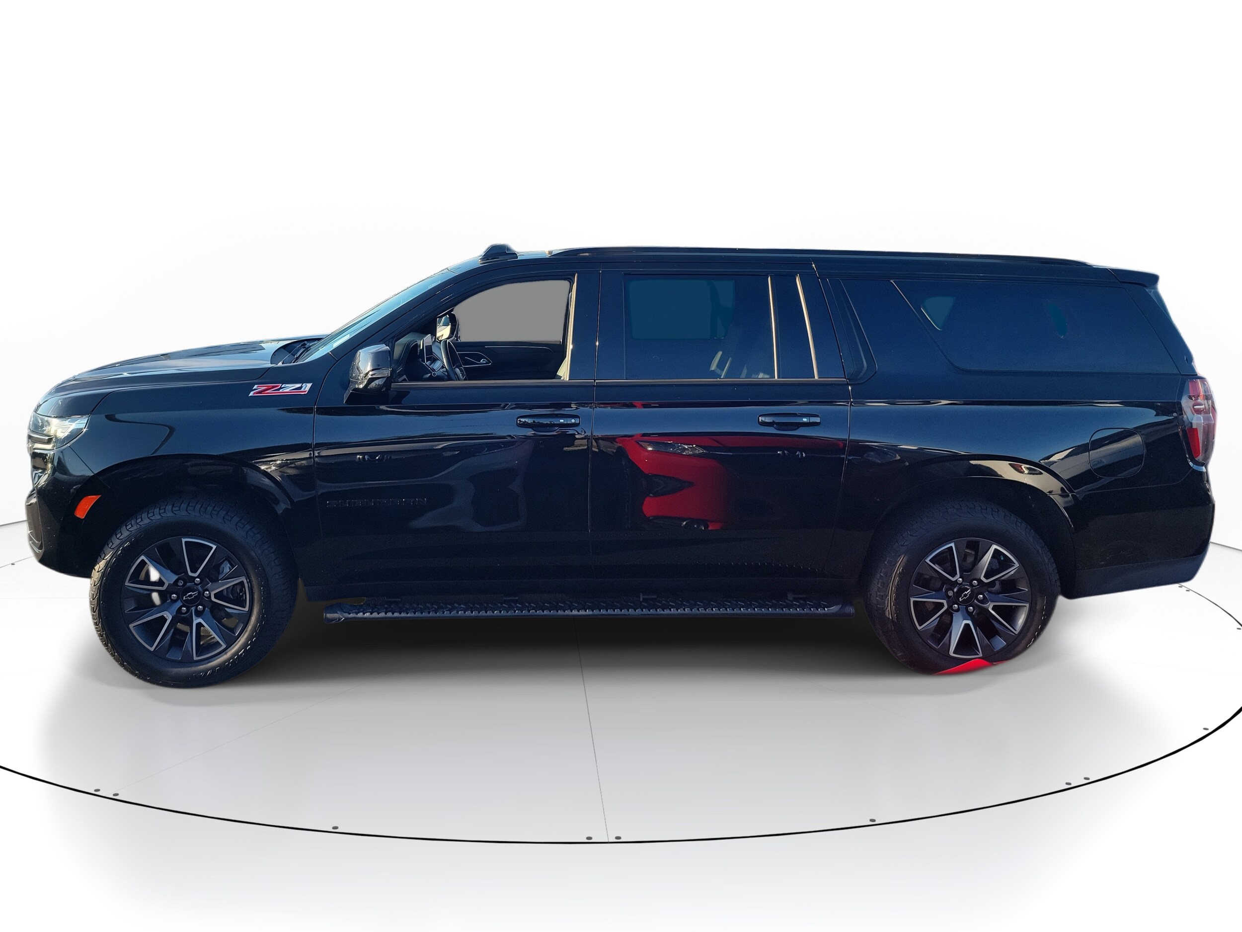 2021 Chevrolet Suburban Z71 photo 3